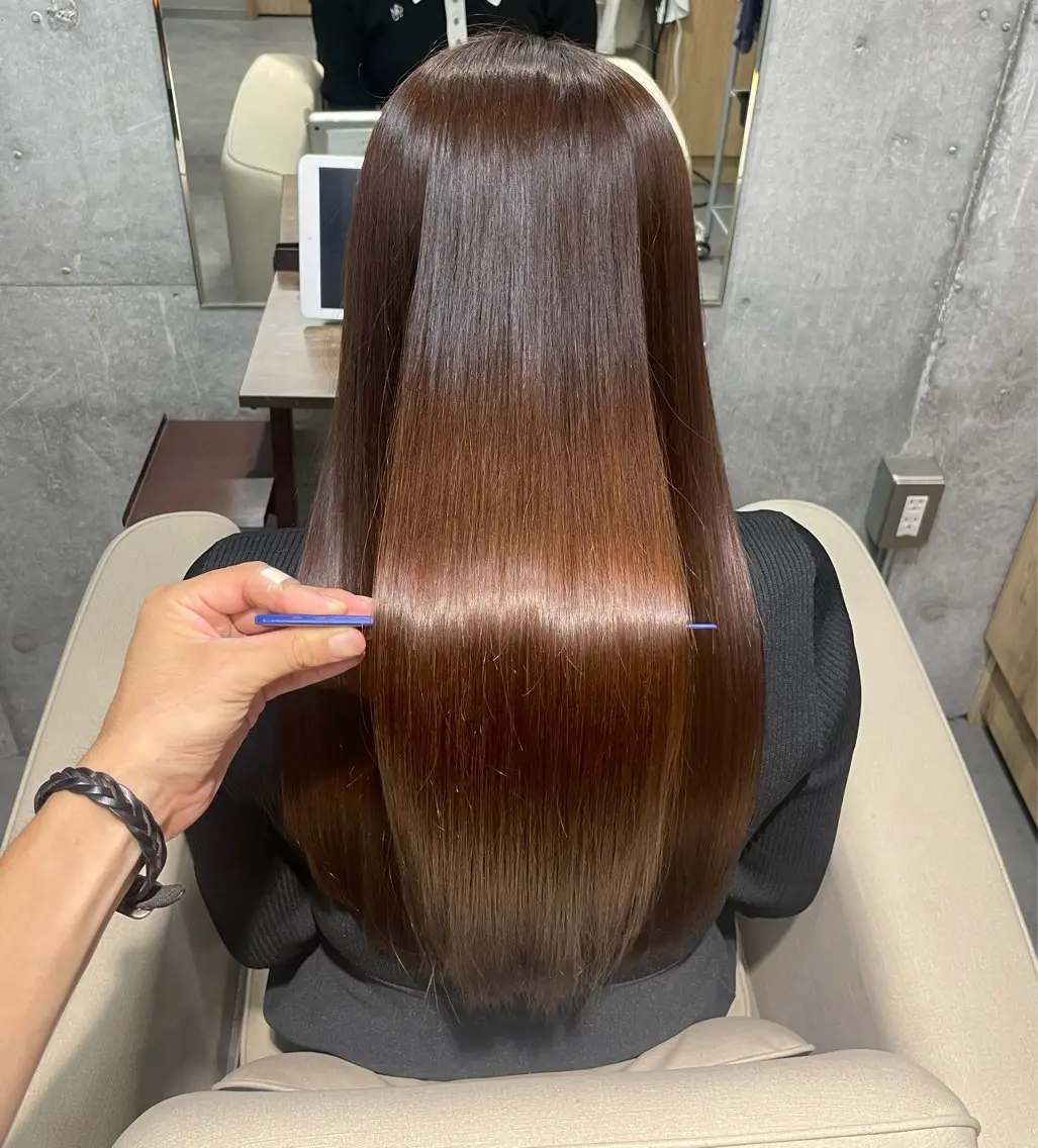 【くせ、うねり、広がり改善◎】カット＋縮毛矯正＋バイカルテトリートメントの写真