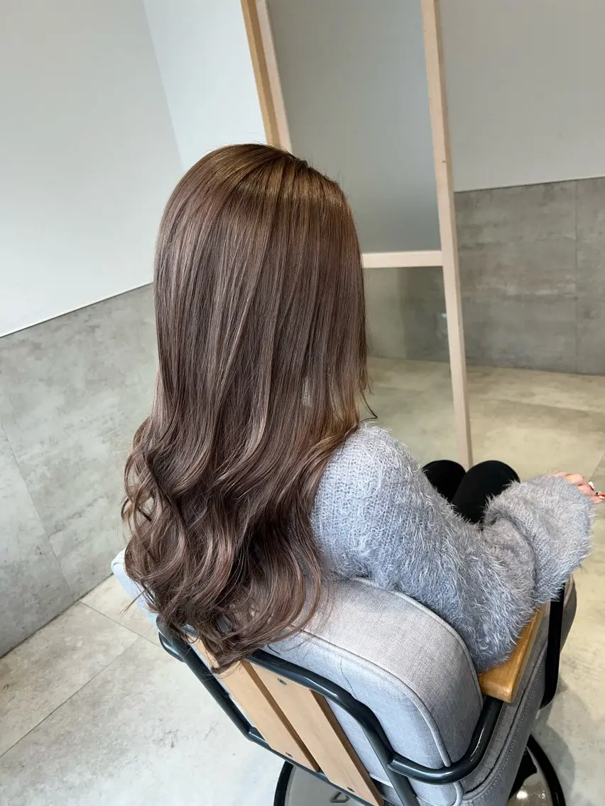 セミロング カラー ✨ブリーチ無し 透明感HIDEのヘアスタイル
