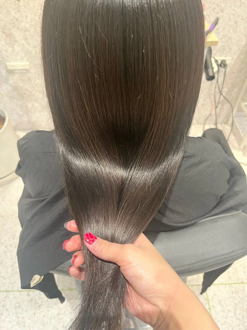 ロング カラー ブリーチ ダブルカラー イヤリングカラー グレージュ ハイトーンカラー ヘアカラー トリートメント 髪質改善&艶カラー/ ほんだあみ (♡)のヘアスタイル