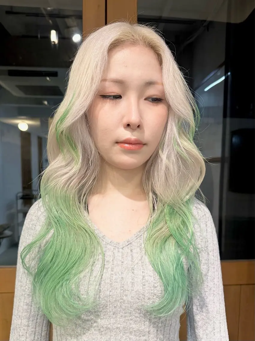 セミロング カラー ヘアカラー トリートメント ヘッドスパ ヘアセット kai .のヘアスタイル
