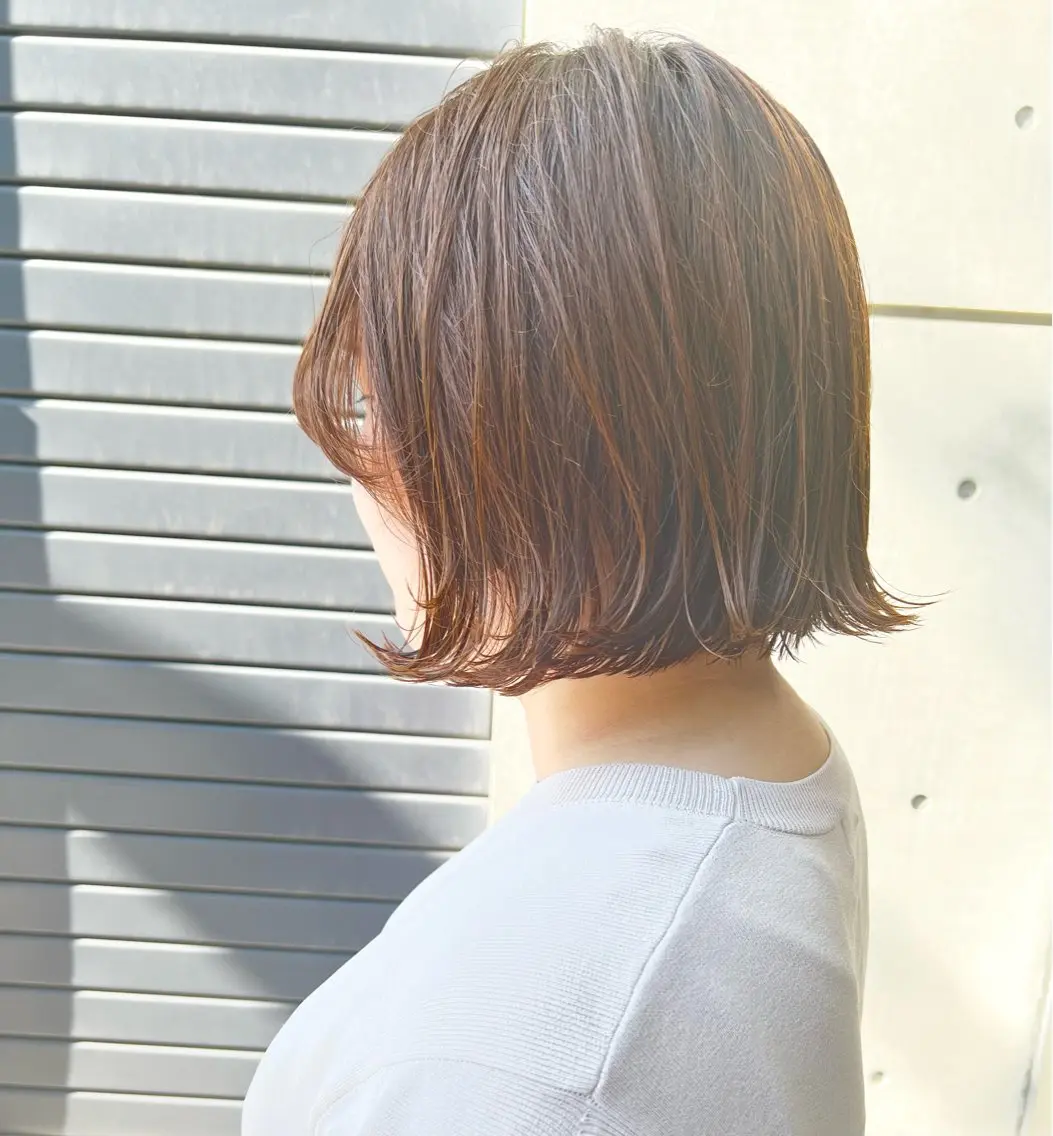 ショート カラー IKU顔周りレイヤー /ボブ/透明感カラーのヘアスタイル