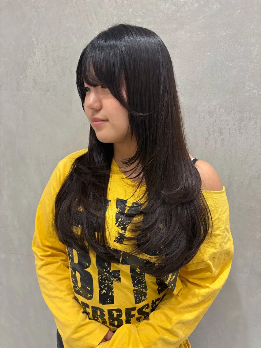 ロング カット 間部 美羽のヘアスタイル