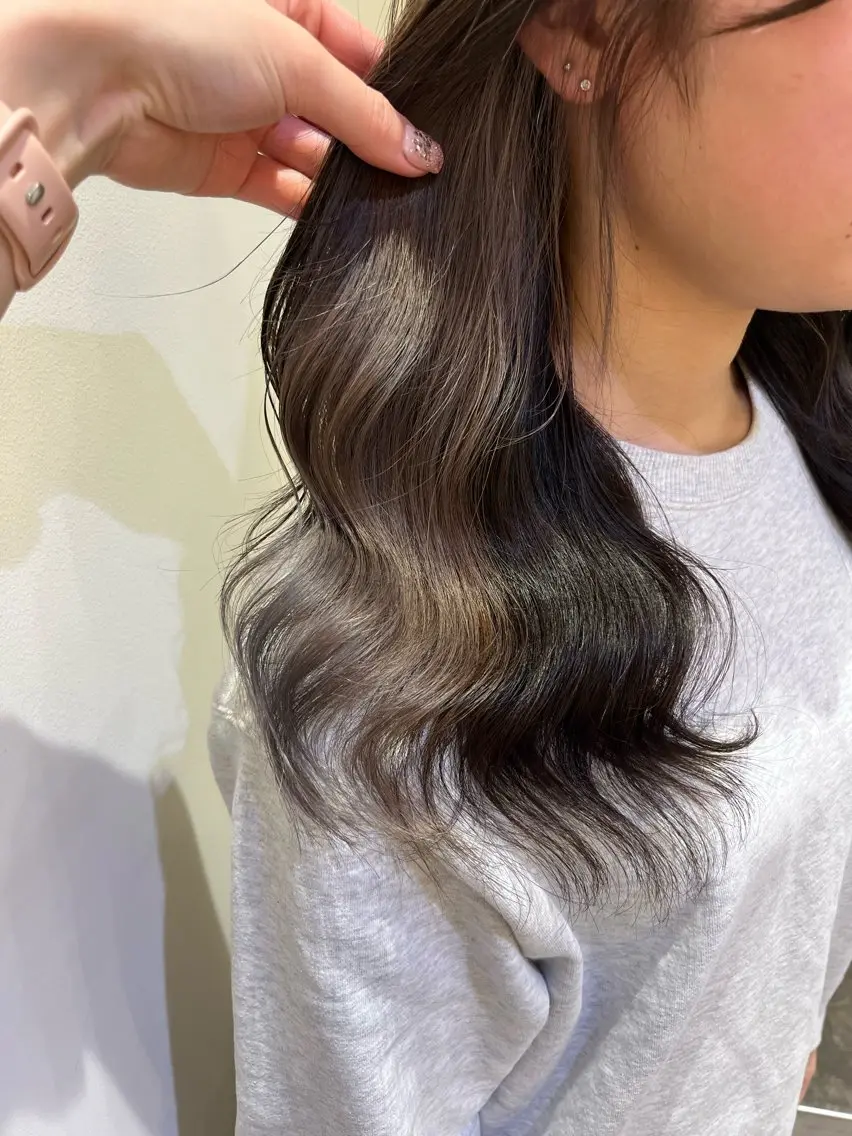 カラー ブリーチ グレージュ ミルクティーグレージュ ヘアカラー エクステ/ストレート /暖色カラー/amiのヘアスタイル