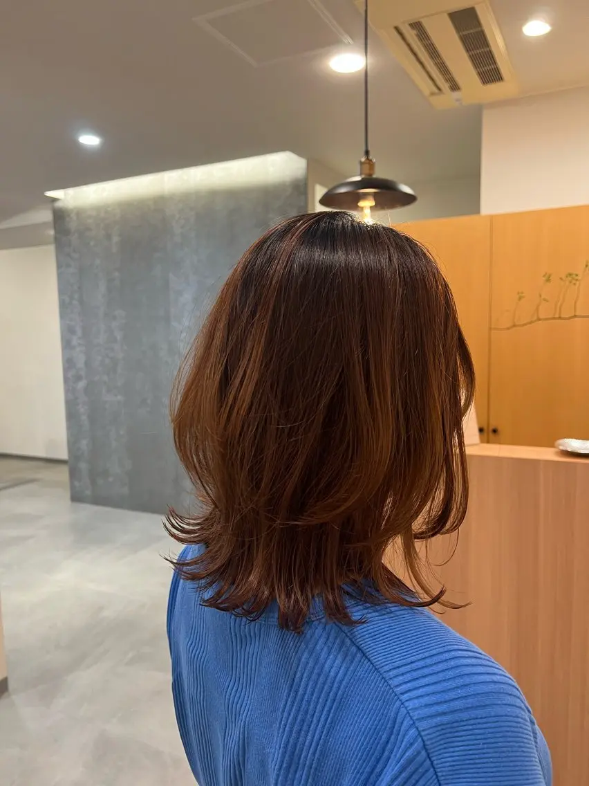 ミディアム くびれヘア くびれレイヤー レイヤーカット 今田 飛奈のヘアスタイル