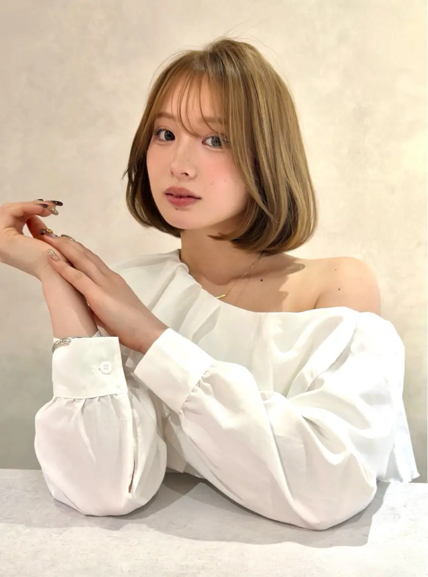ミディアム ✨レイヤー・ブリーチ なしダブル特化✨のヘアスタイル