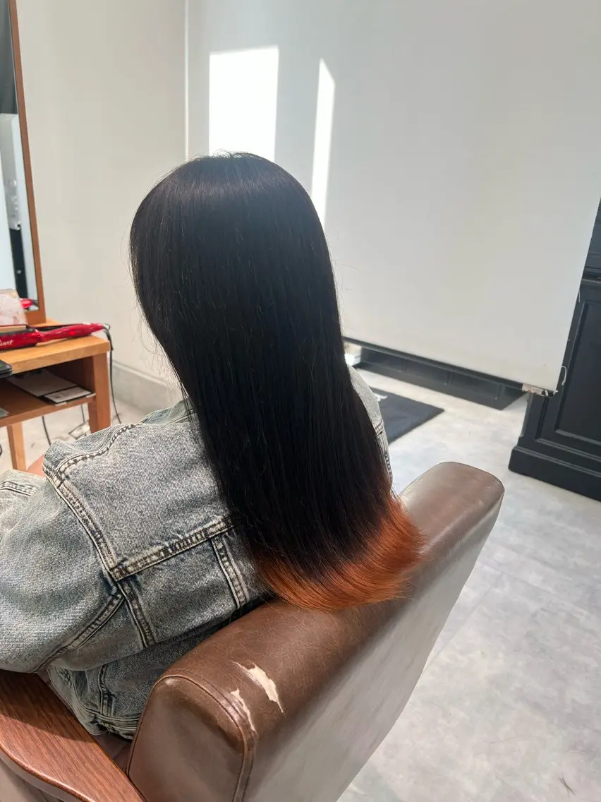 ロング カラー ブリーチ デザインカラー オレンジ 黒阪 なみのヘアスタイル