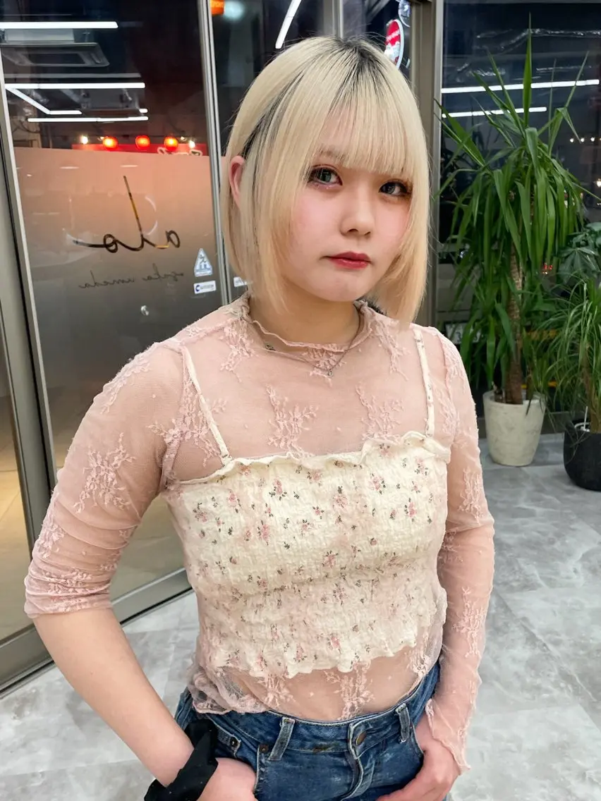 ミディアム カラー ブリーチ ブロンド ケアブリーチ ハイトーンカラー ボブ ヘアカラー ブリーチ/ベージュ 💕/momoaのヘアスタイル
