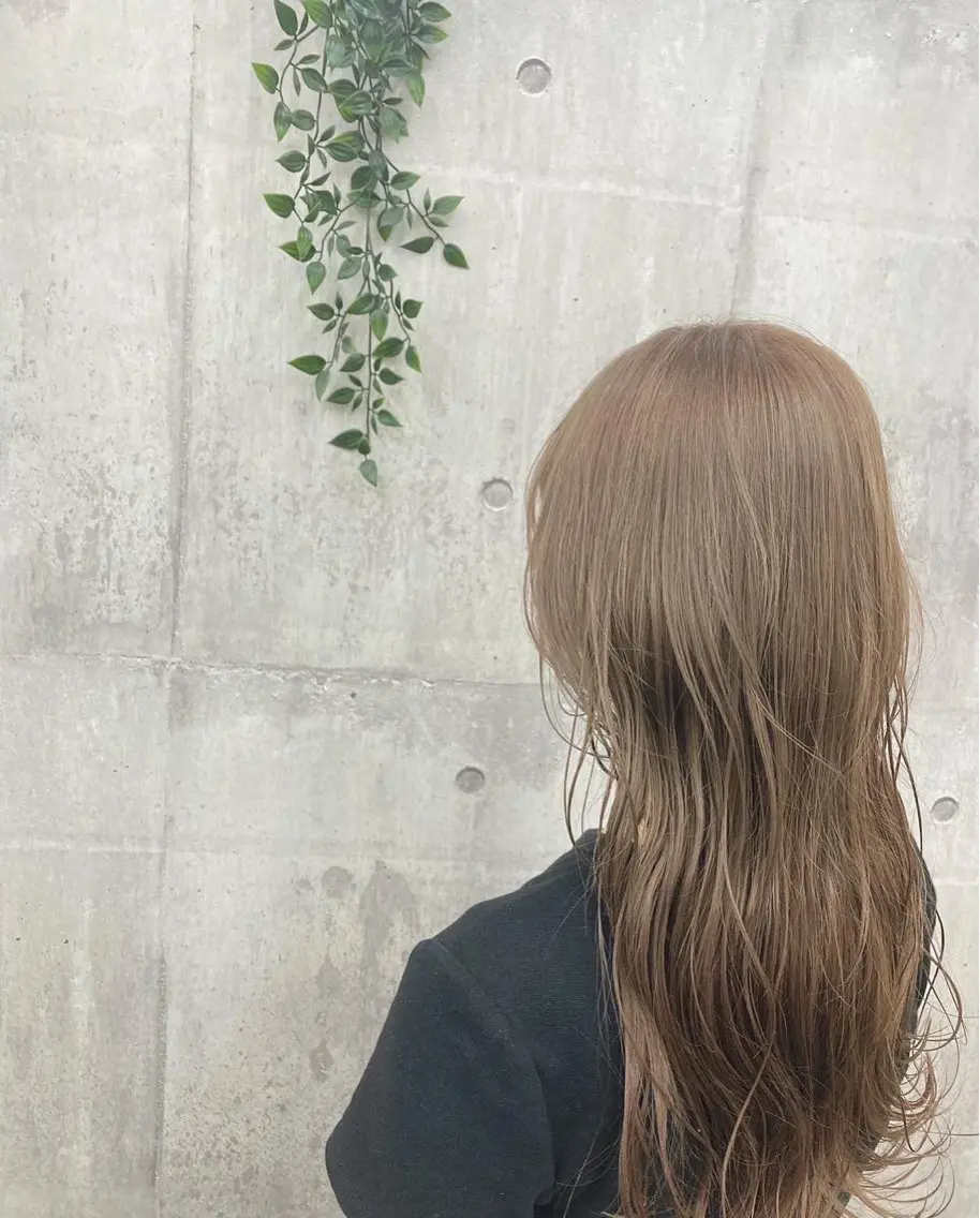 ロング カラー 藤田 麗安のヘアスタイル
