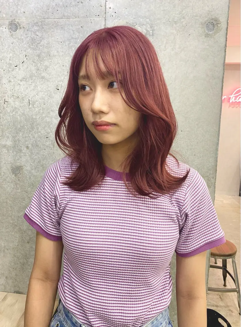 ミディアム カラー ブリーチ ピンクカラー レイヤーカット🪽 MARINA🦩のヘアスタイル