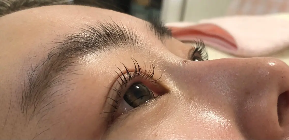 『日曜日限定🌺まつ毛パーマ👁️』営業時間を8時30分​〜​20時まで開けてお待ちしております🤗の写真