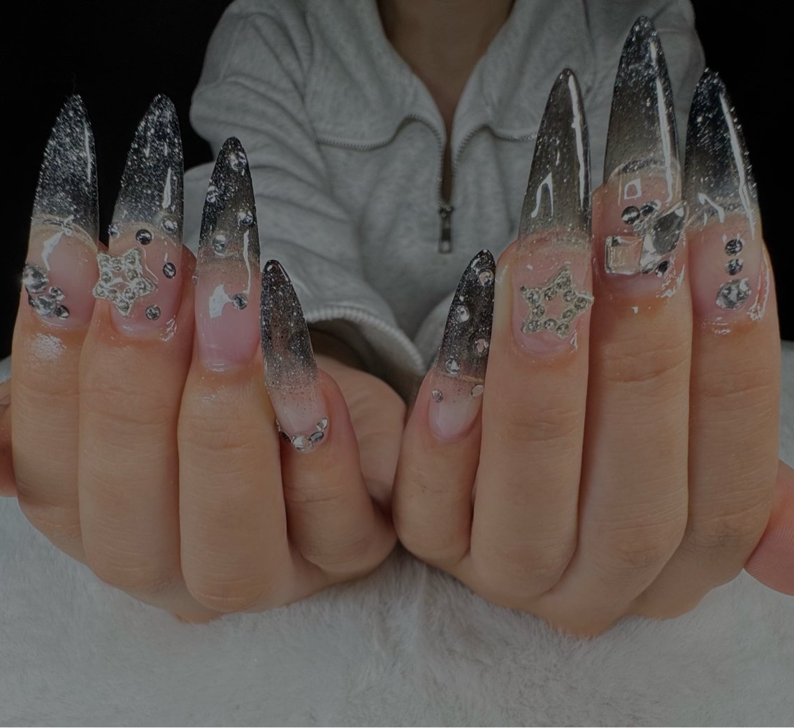 ネイル Noir nails aikaのネイルデザイン