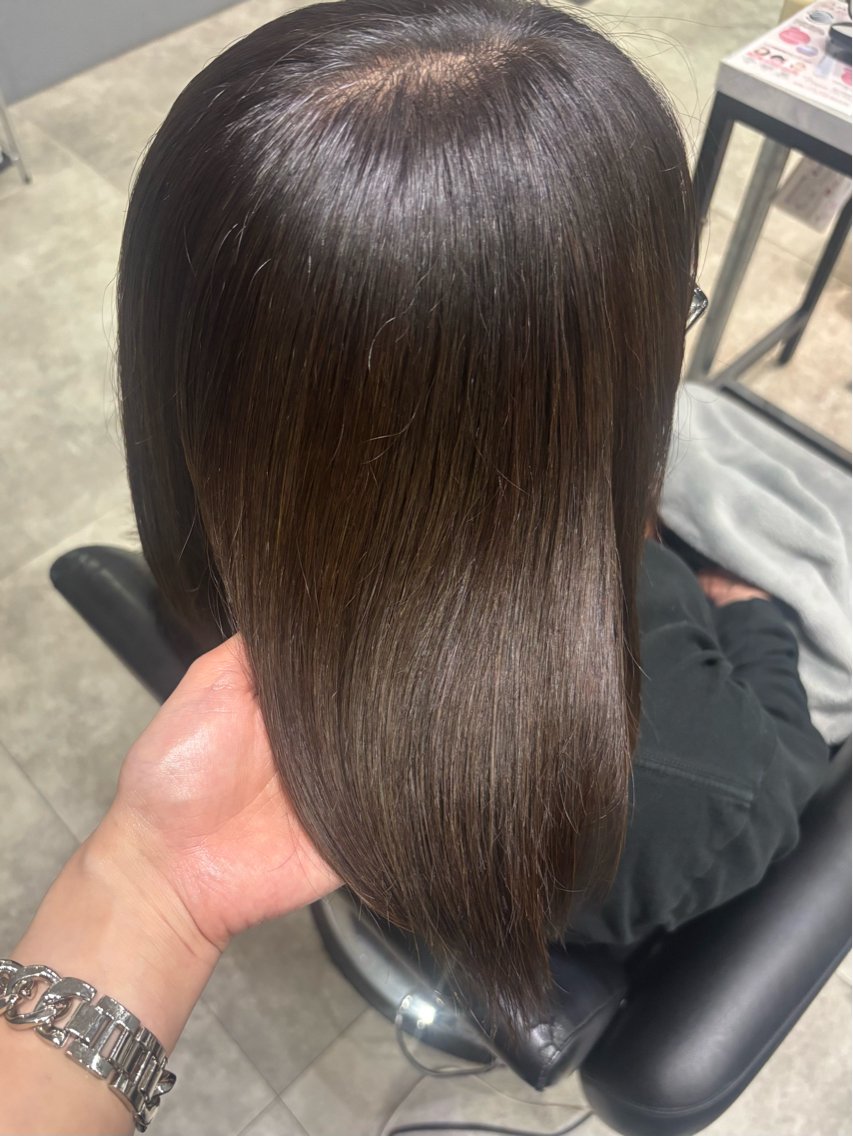 カラー GLITTER nanamiのヘアスタイル