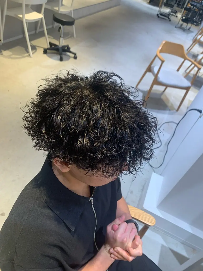 パーマ メンズ メンズパーマ 波巻きパーマ 山内 優成のヘアスタイル