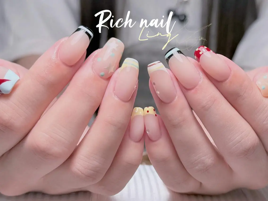 ネイル ハンドネイル ハンドケア Rich Nail 🤲🏻梨央のネイルデザイン