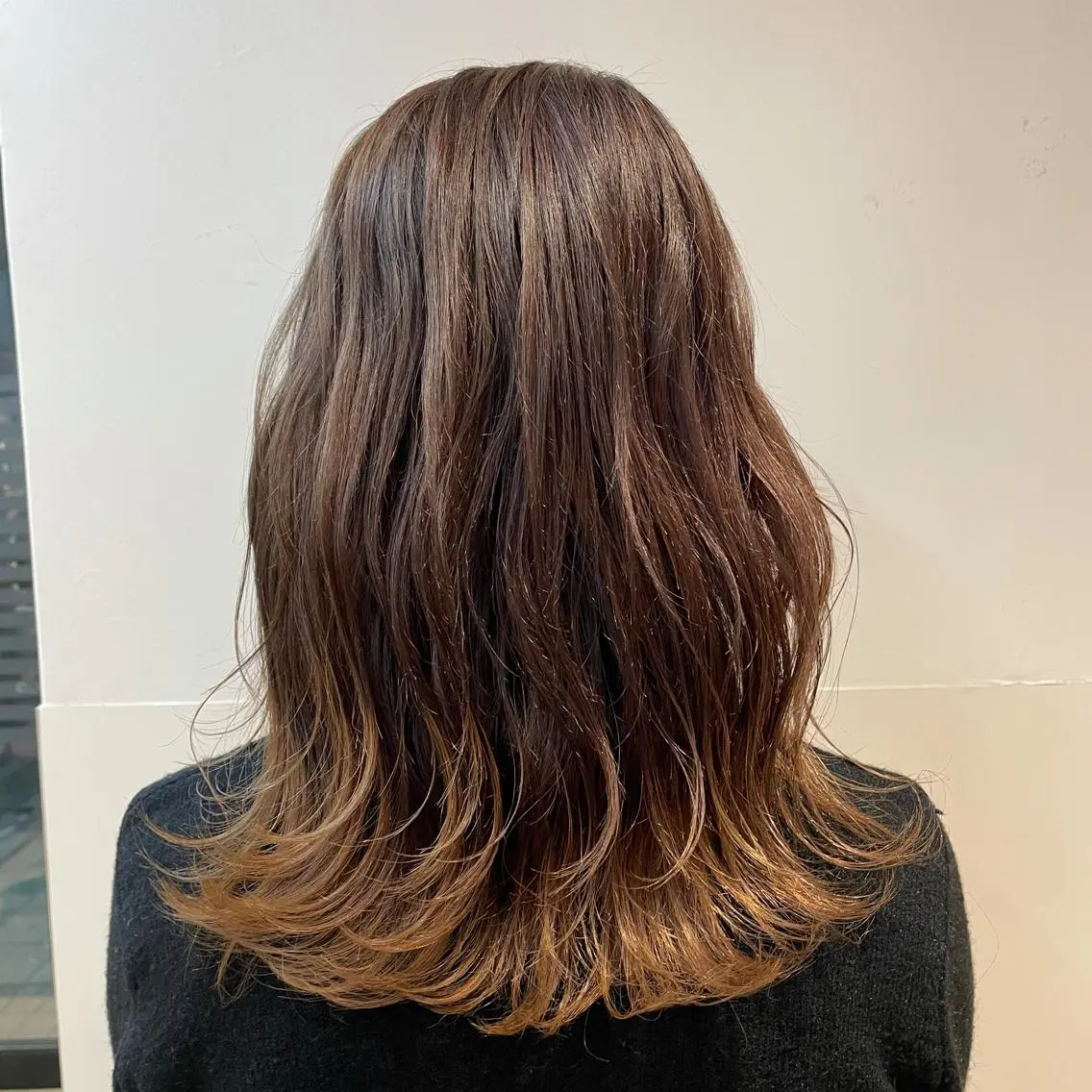 ミディアム カラー ベージュカラー ブリーチ なりたいを叶えます! 出口 紗依のヘアスタイル