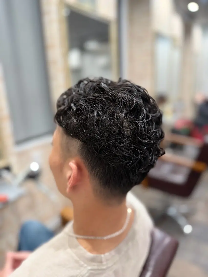 ショート パーマ メンズ 成安 雪菜のヘアスタイル