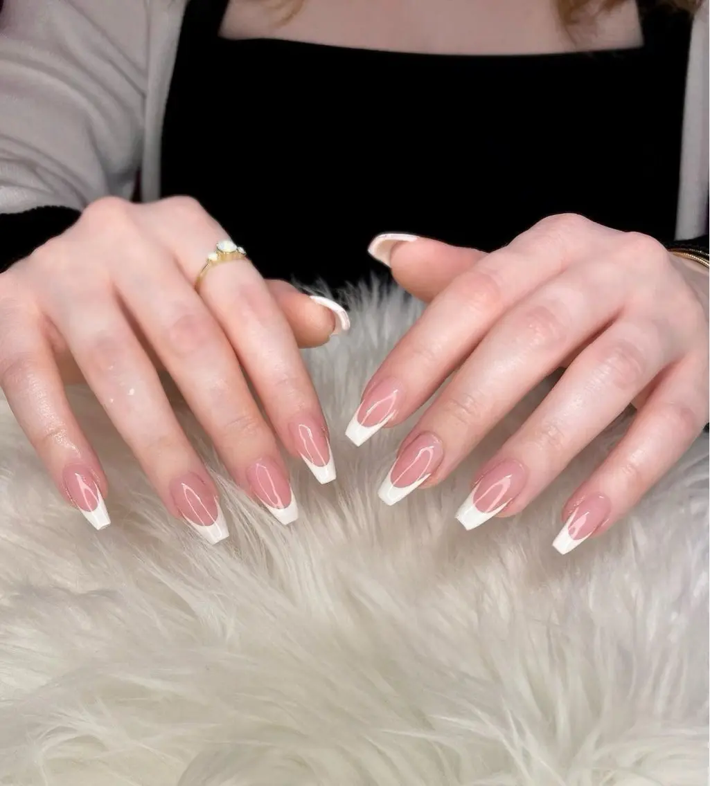 ネイル フレンチネイル ハンドネイル Sora Nail Honastugiのネイルデザイン