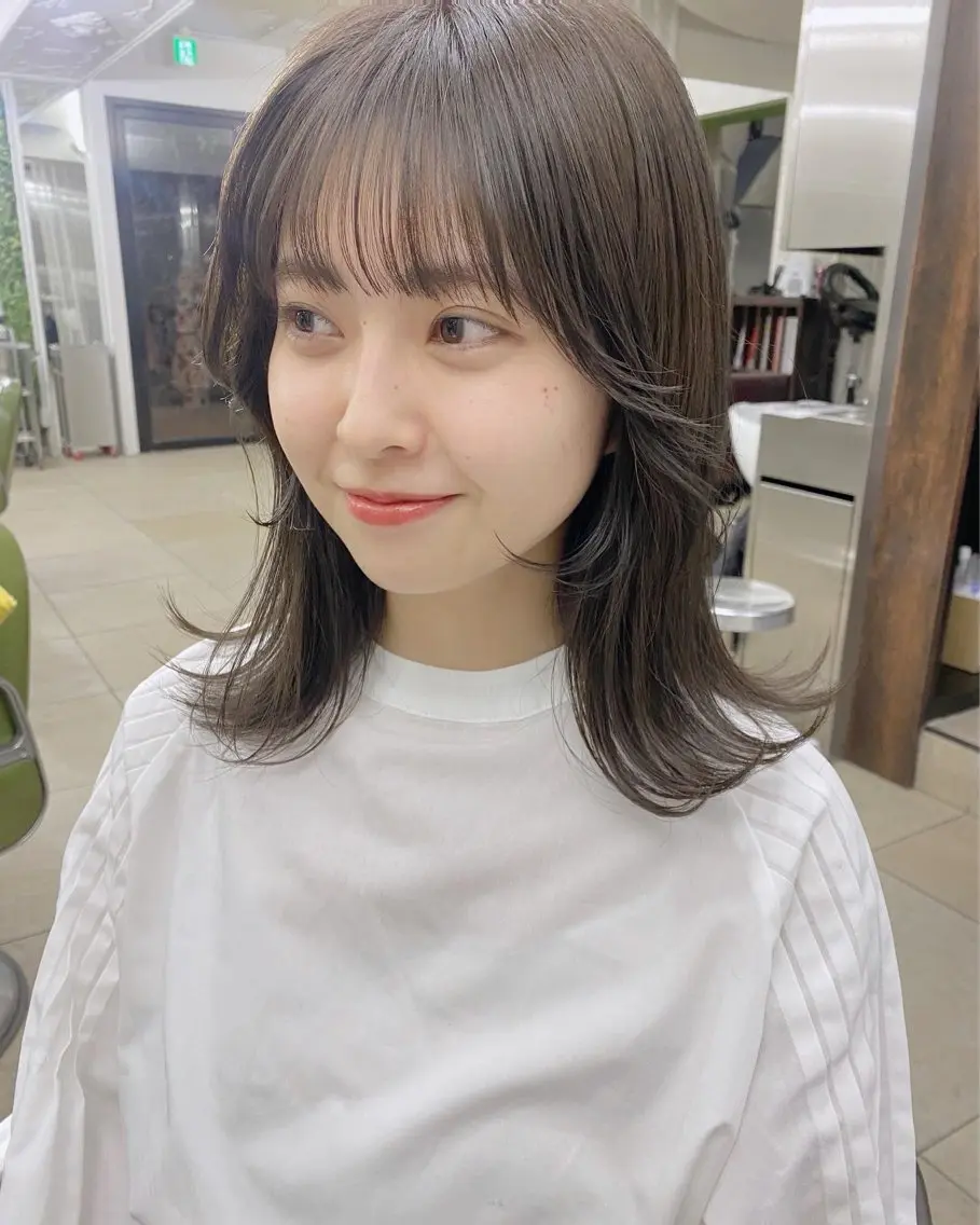 ミディアム カラー 樋口 夏希のヘアスタイル
