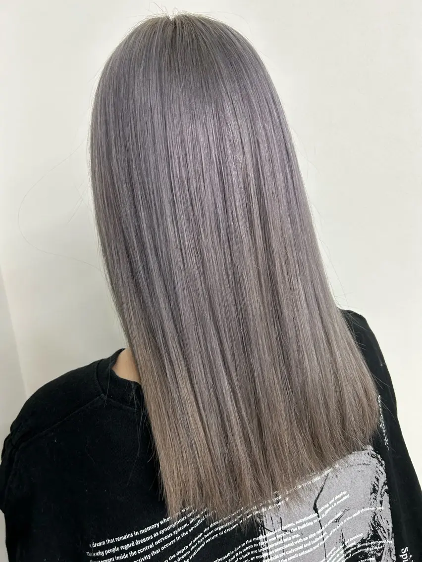 セミロング カラー ブリーチ ダブルカラー ハイトーンカラー シルバー レイヤー/エクステ alpha下妻のヘアスタイル
