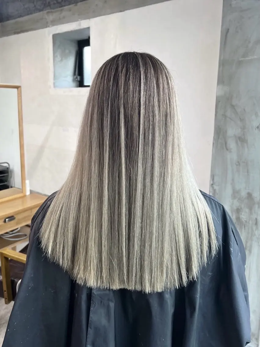 セミロング カラー バレイヤージュ レイヤーカット 指名数No.1 /NAOYAのヘアスタイル