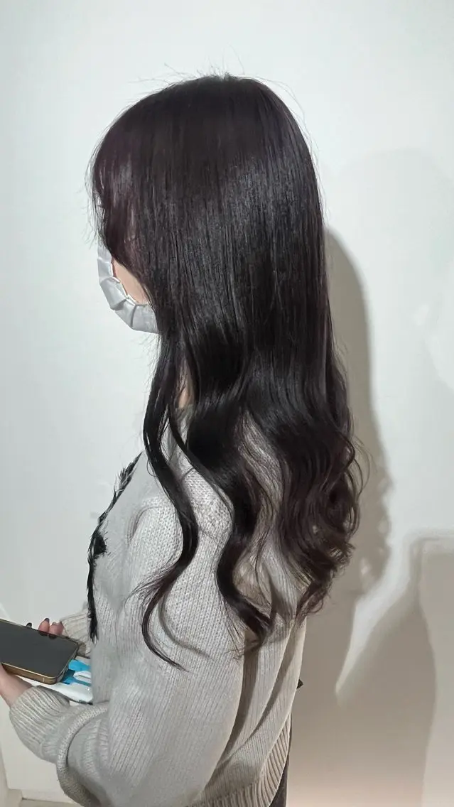 カラー ニトウ レイナのヘアスタイル