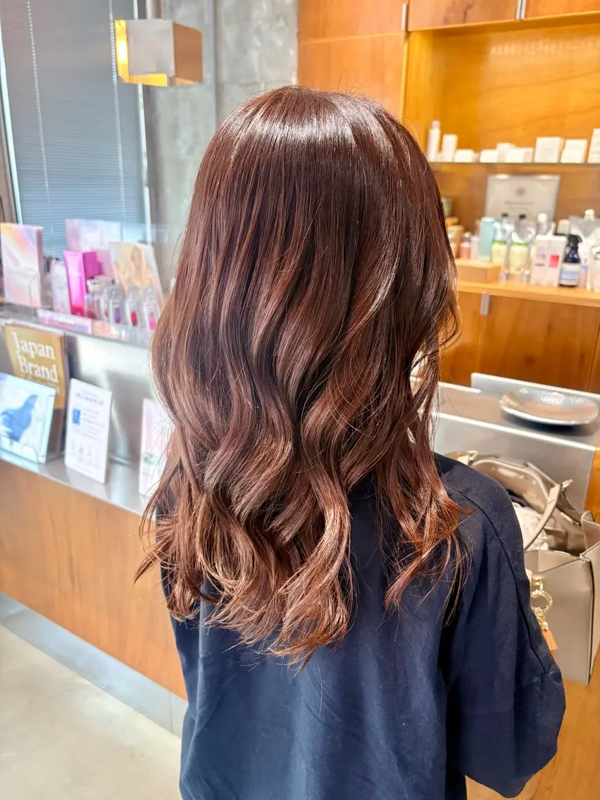 ロング ピンクブラウン 髪質改善 韓国風ヘア ロング ヘアカラー Ｈelena きらのヘアスタイル