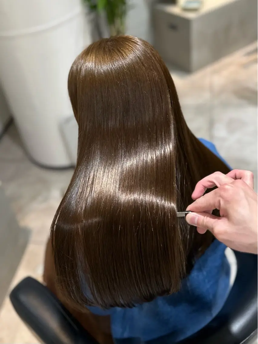 ロング パーマ ヘアカラー 縮毛矯正 トリートメント 美髪矯正🫧艶髪特化 🫧関口太郎のヘアスタイル
