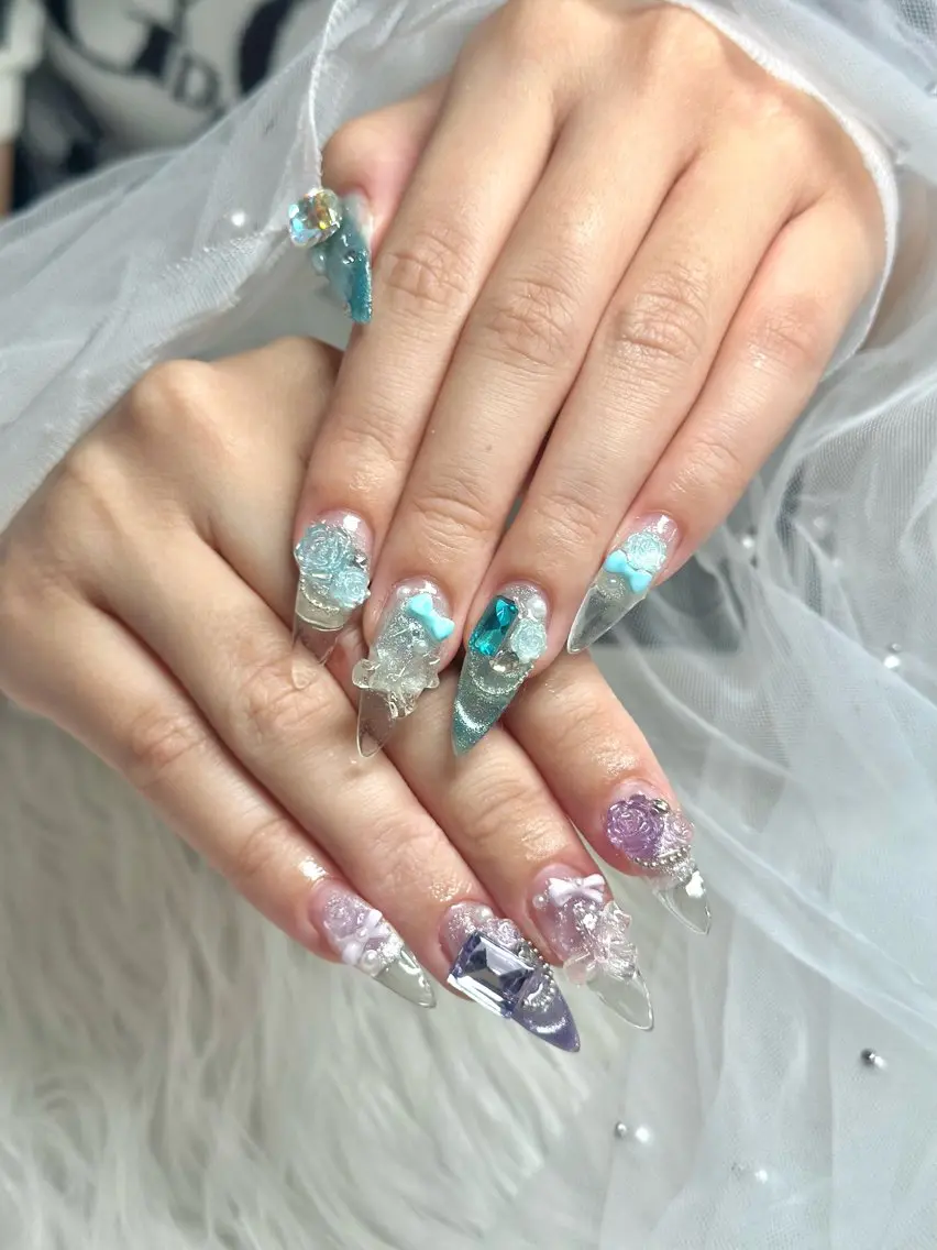 ネイル チークネイル フレンチネイル キラキラネイル 韓国ネイル マグネットネイル ハンドネイル yuuna hbabynailのネイルデザイン