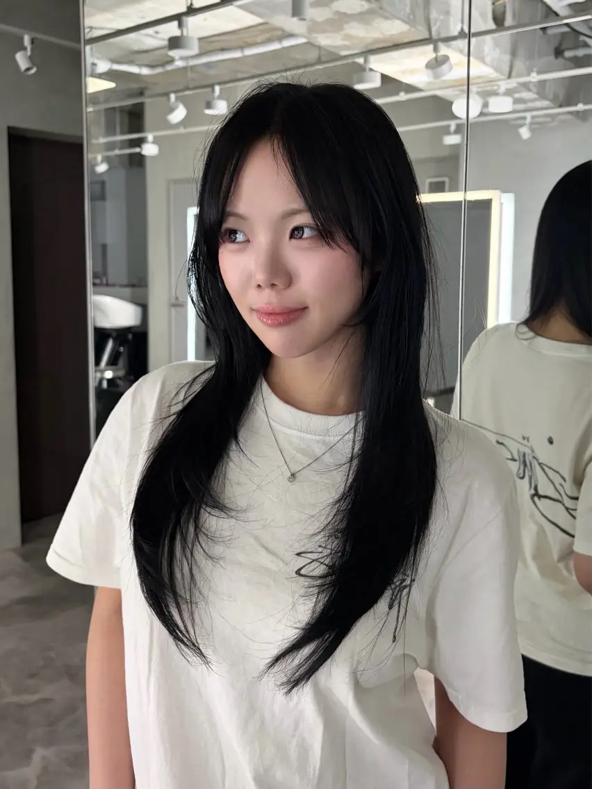 ロング カラー スミン /リタッチモデルのヘアスタイル