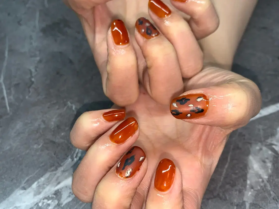 ネイル アートネイル べっ甲ネイル マットネイル ニュアンスネイル 芳賀 暦美のネイルデザイン
