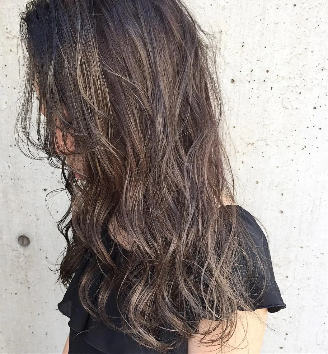 セミロング カラー パーマ ヘアアレンジ メンズ キッズ ネイル マツエク・マツパ メンズブリーチ メンズハイライト メンズインナーカラー アクアカラー ブリーチ レイヤーカット✂️ 艶髪/小田部慎也のヘアスタイル