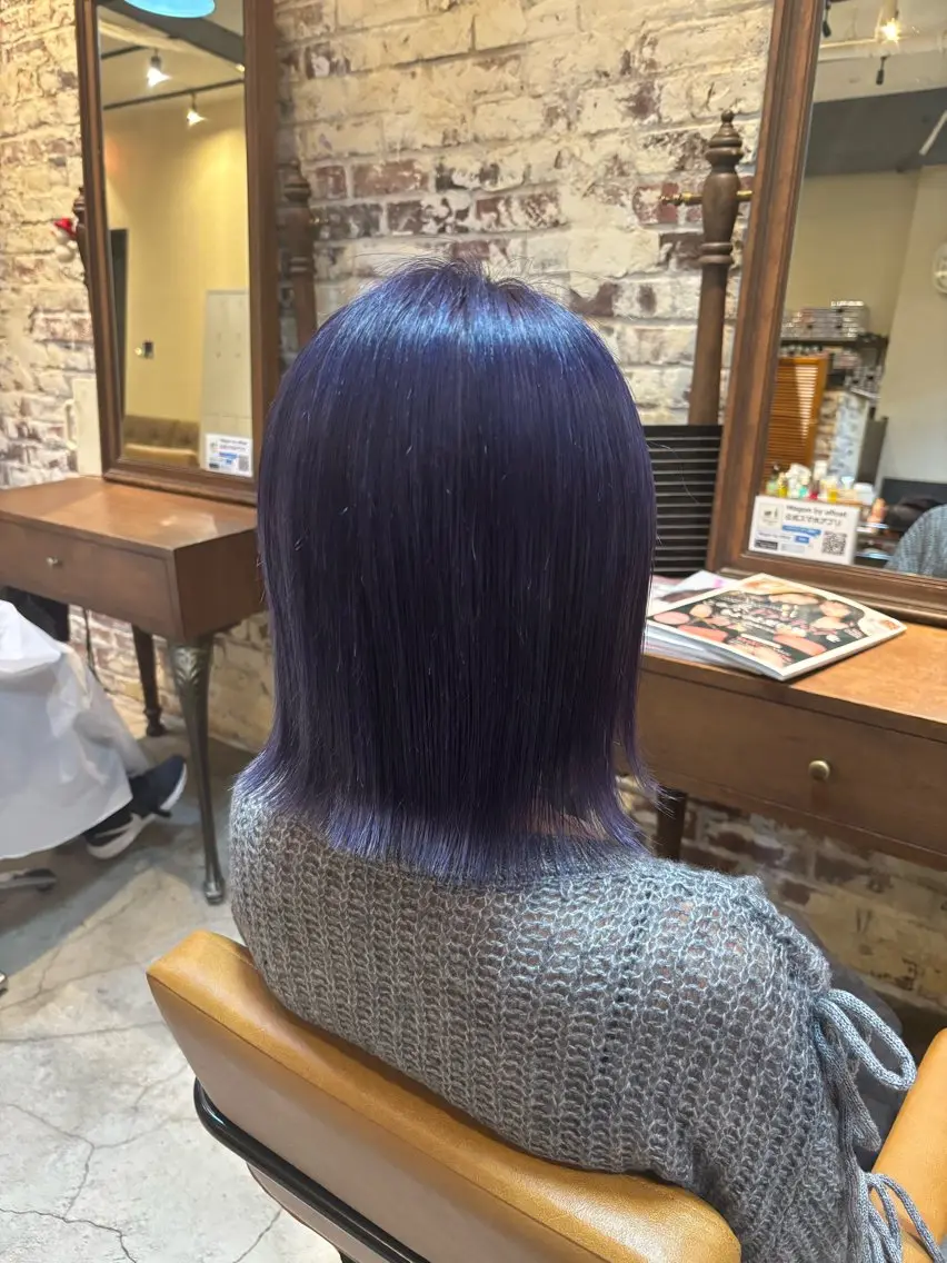 ミディアム カラー ブリーチ ブルーカラー ブルーバイオレット パープルカラー バイオレットカラー ヘアカラー トリートメント 七井 香奈 (なないかな)のヘアスタイル