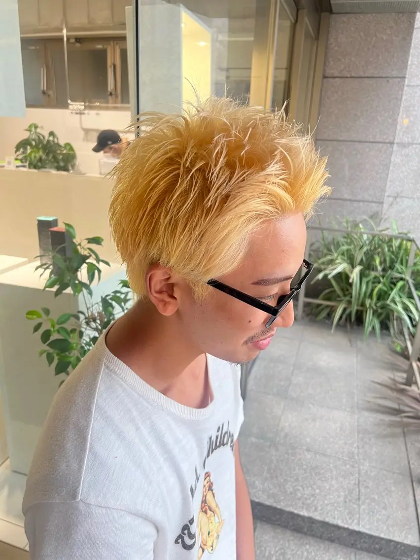 カラー メンズ メンズブリーチ 黒髪 ブリーチ 抜きっぱなしブロンド ブロンド 鹿児島美容室 NATSUKIのヘアスタイル