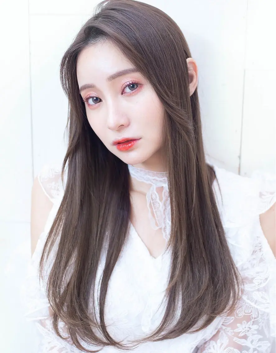 ロング カラー ヘアカラー トリートメント 長尾 桃佳のヘアスタイル