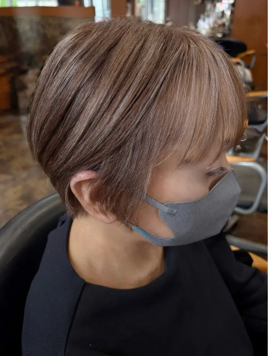 ショート カラー ヘアカラー 落合 ちりのヘアスタイル