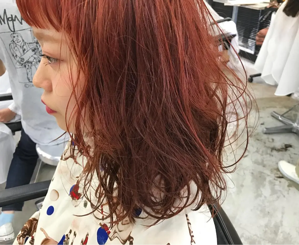 ミディアム カラー レッドカラー 透明感カラー× レイヤーカット✨高梨のヘアスタイル