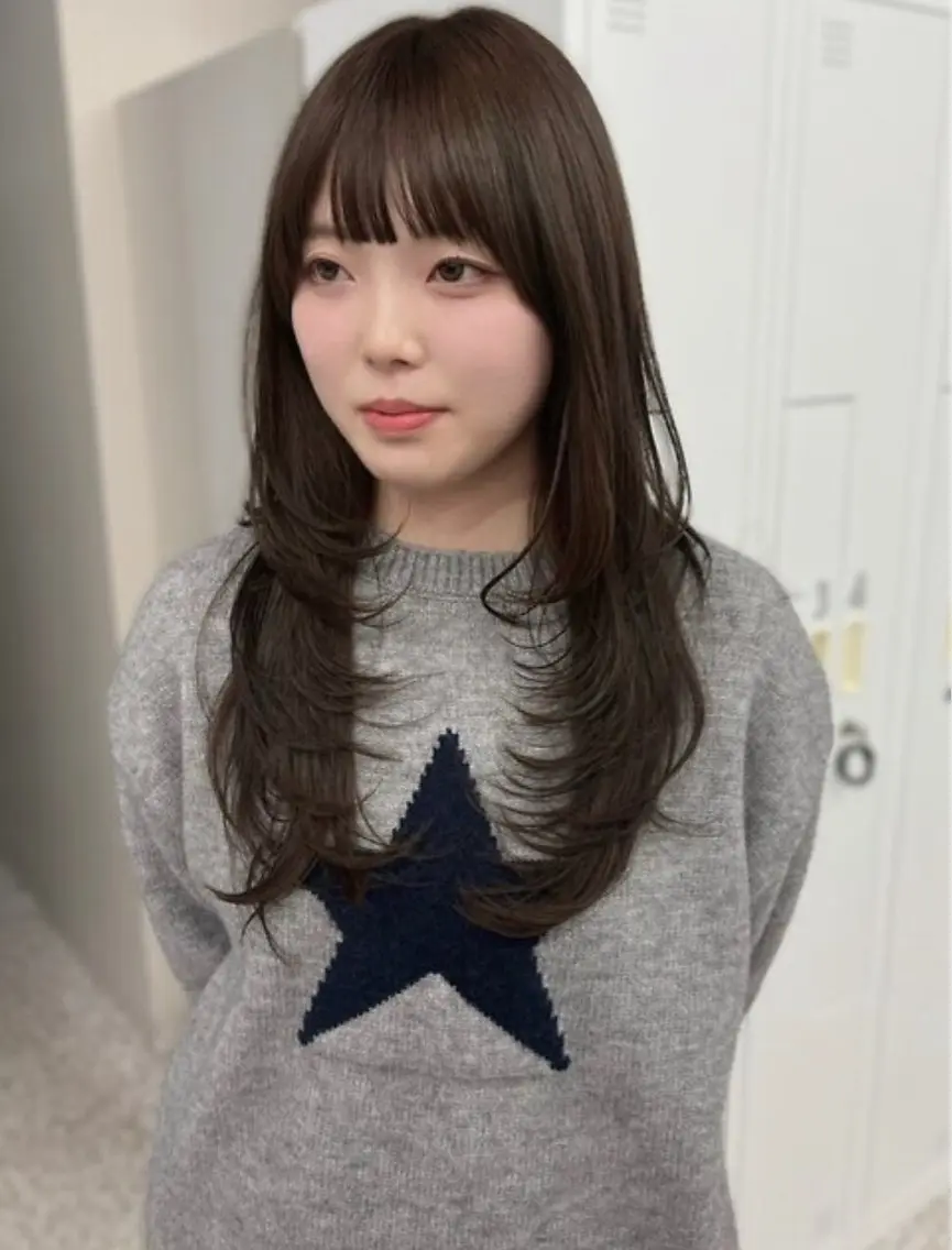 ロング カラー カット ヘアカラー トリートメント 足立 七彩のヘアスタイル
