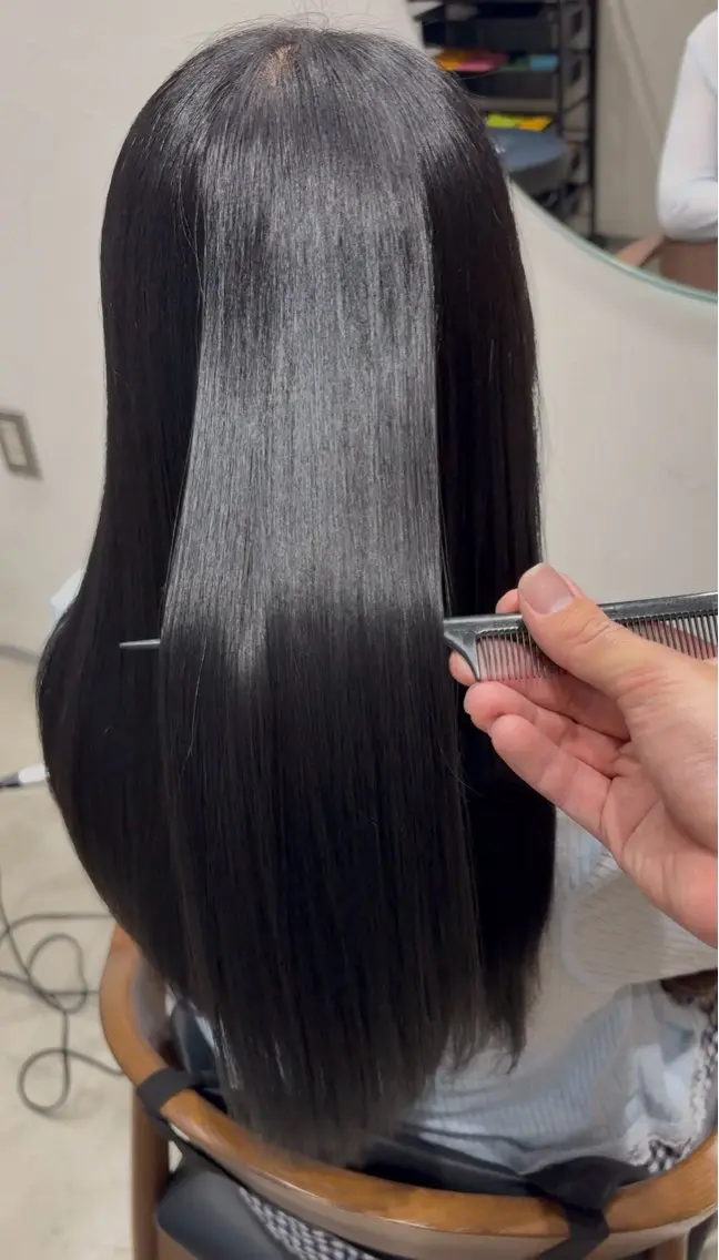 ロング カラー 黒髪 ブルーカラー ブルーブラック 透明感カラー トリートメント ヘアカラー メンズパーマ 渡辺将功のヘアスタイル