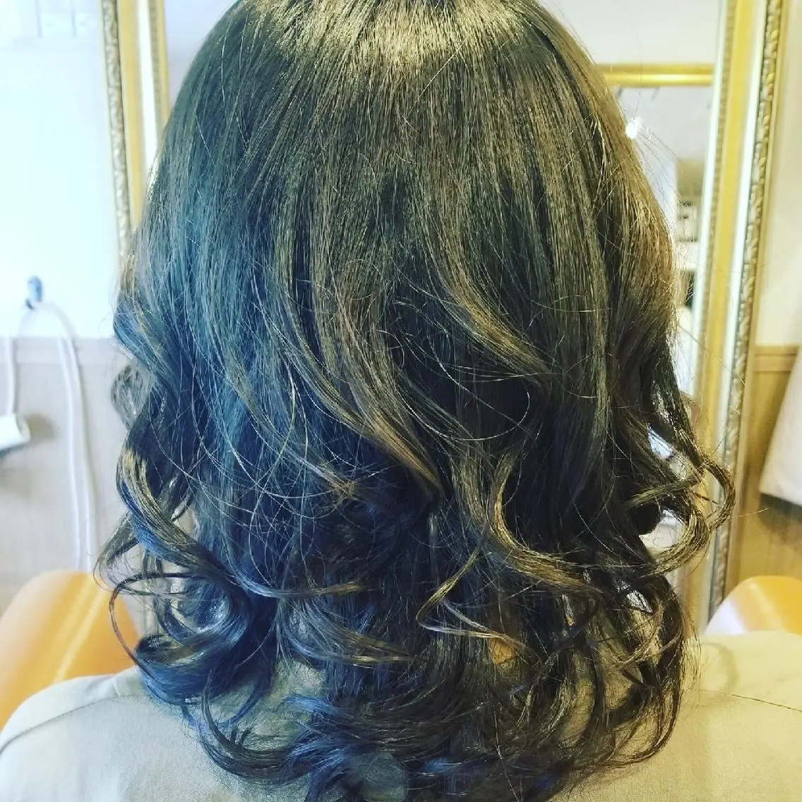 セミロング カラー アディクシーカラー ブルーカラー 外国人風カラー トリートメント spa hair ark 富井直美のヘアスタイル