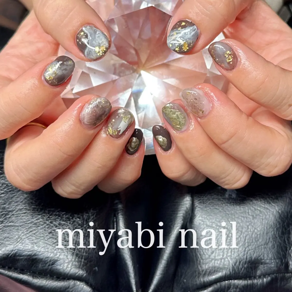 ネイル アートネイル ブラウン ジェルネイル ゴールド 持ち込み ハンドネイル miyabi nail 桂川駅近くのネイルデザイン