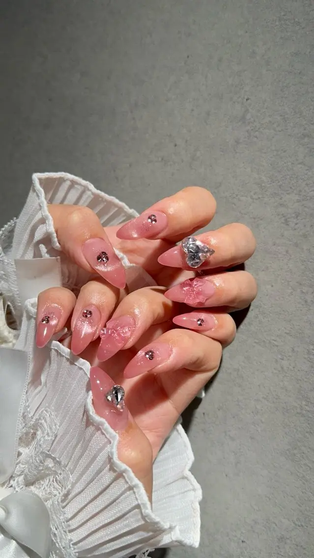 ネイル ハンドネイル I-nailロング /ワンホン/キラキラのネイルデザイン