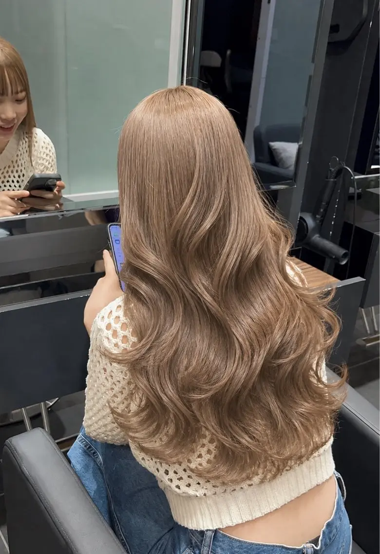 ロング ヘアカラー トリートメント ハイトーン/透明感 カラー🍒SHIONのヘアスタイル