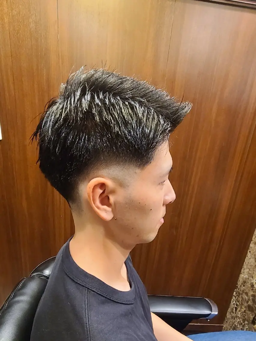 ショート メンズ フェードカット 七三 スキンフェード カット 針生 永遠のヘアスタイル