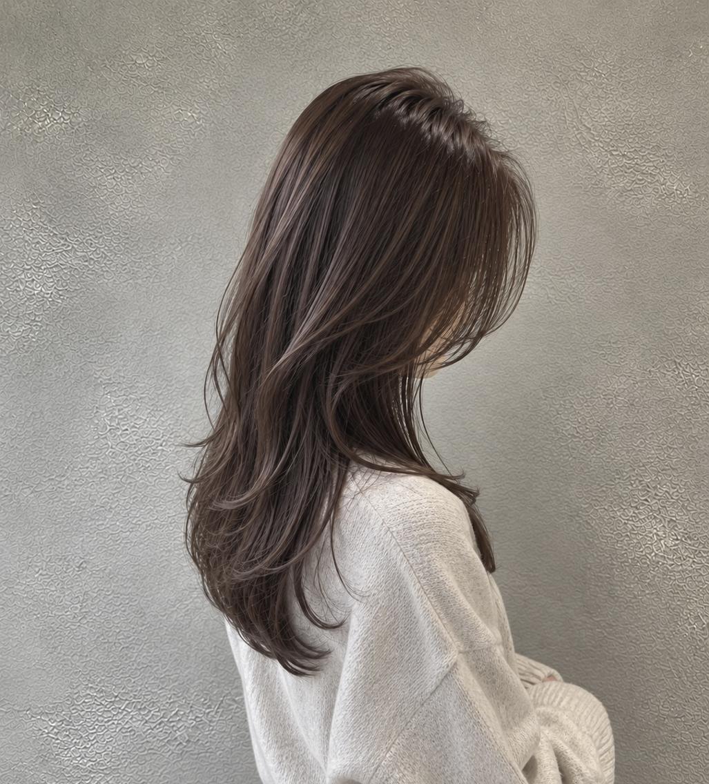 ロング カラー ロングレイヤー アッシュ アッシュブラウン ブラウンカラー くびれヘア 脇田 麗乃のヘアスタイル