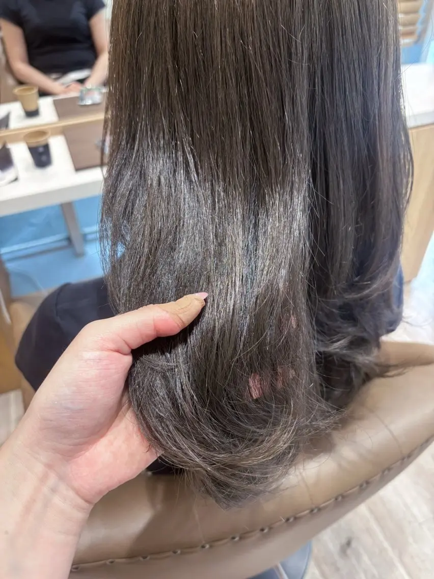 ロング カラー ベージュカラー 透明感カラー オリーブベージュ カット ヘアカラー トリートメント かどた はるなのヘアスタイル