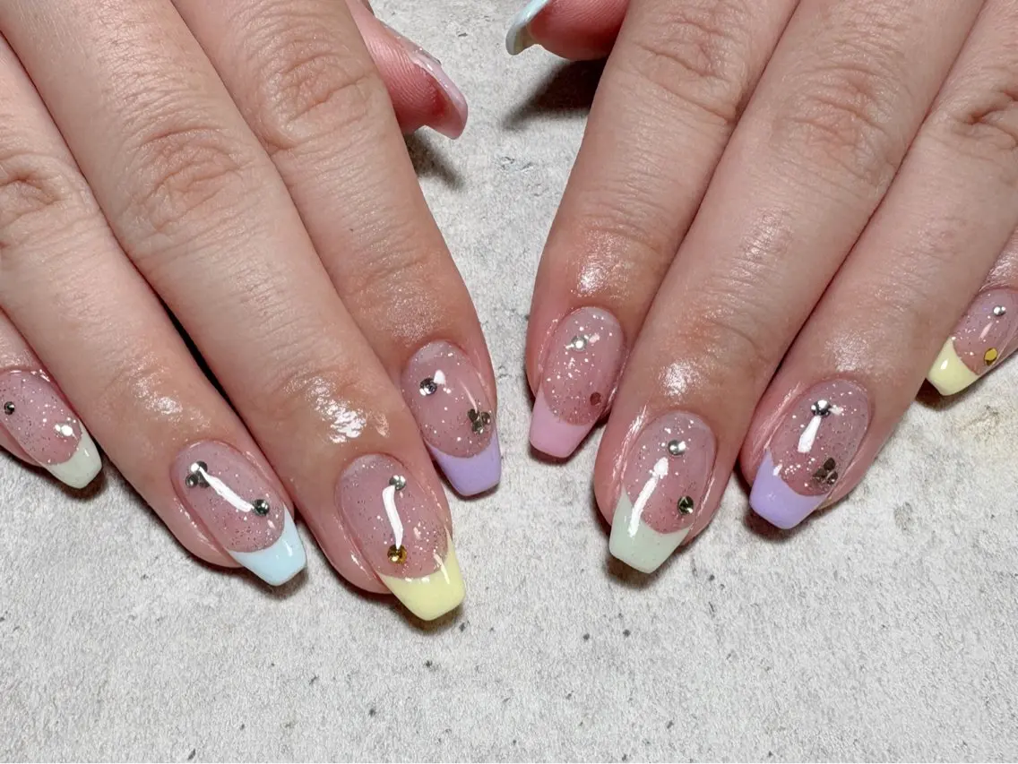 ネイル フレンチネイル ストーンネイル gypso.267 🌷SETO🌷のネイルデザイン