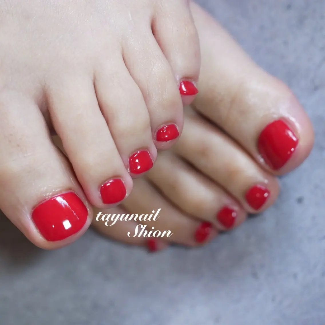 ネイル フットネイル ジェルネイル パラジェル 赤色 ネイルサロン 【たゆnail】のネイルデザイン