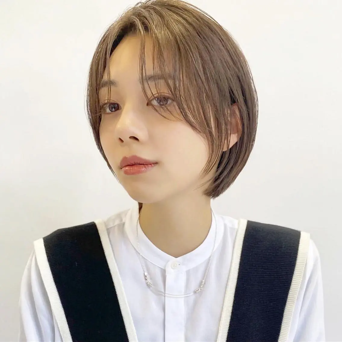 ショート カラー ヘアアレンジ KONOMI スタイリストのヘアスタイル