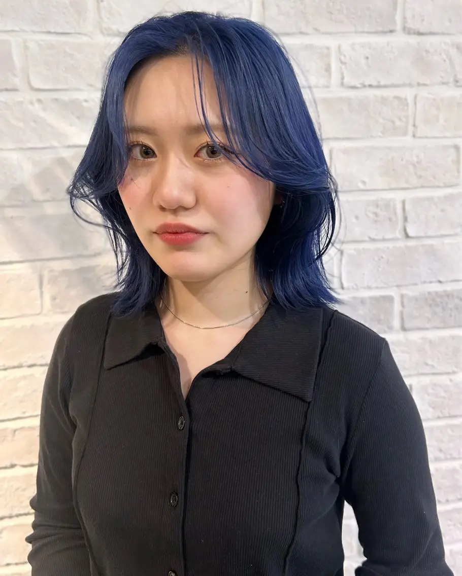 ミディアム くびれヘア レイヤーカット ヘアカラー 宮川 あかりのヘアスタイル