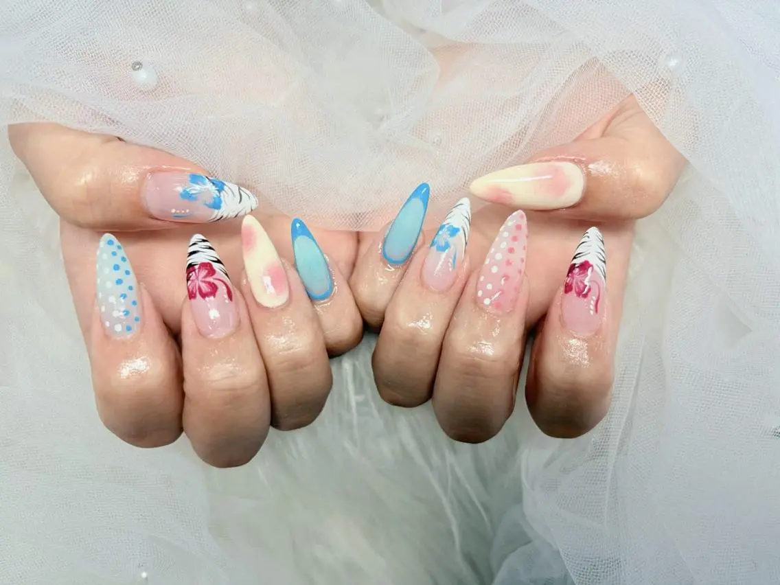 ネイル チークネイル 長さ出し ジェルネイル グラデーション 韓国ネイル ハンドネイル Bling Salonのネイルデザイン